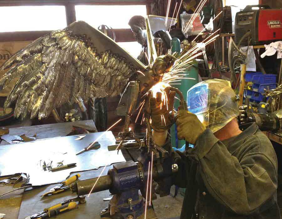 全球钣金新闻-金属制造狂:焊工制作动物的金属钣金-FH体育-FH体育(中国) 全球钣金新闻-金属制造狂:焊工制作动物的金属钣金-FH体育-FH体育(中国)