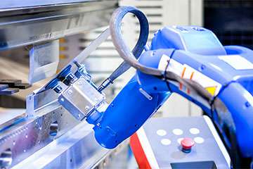 钣金行业资讯-采用机器人钣金折弯，钣金加工行业已经不再需要大批量的尺寸来使用机器人折弯机-FH体育-FH体育(中国)