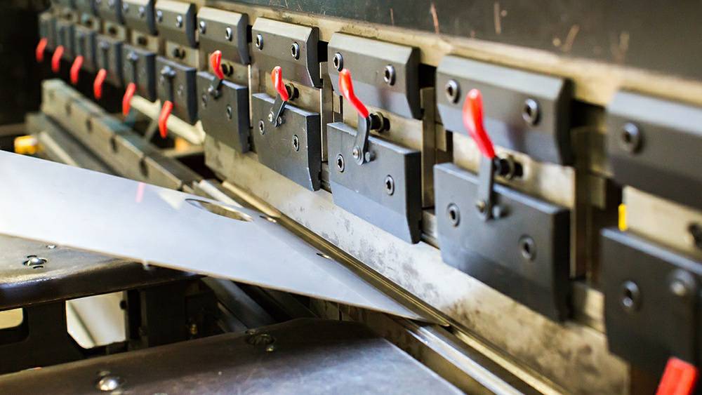 制作钣金加工项目都有哪些基础设备？-FH体育-FH体育(中国)